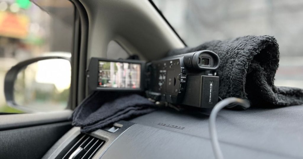 ビデオカメラで証拠撮影