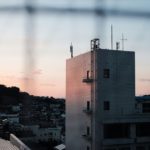 横浜市内で人探しの探偵が張り込む