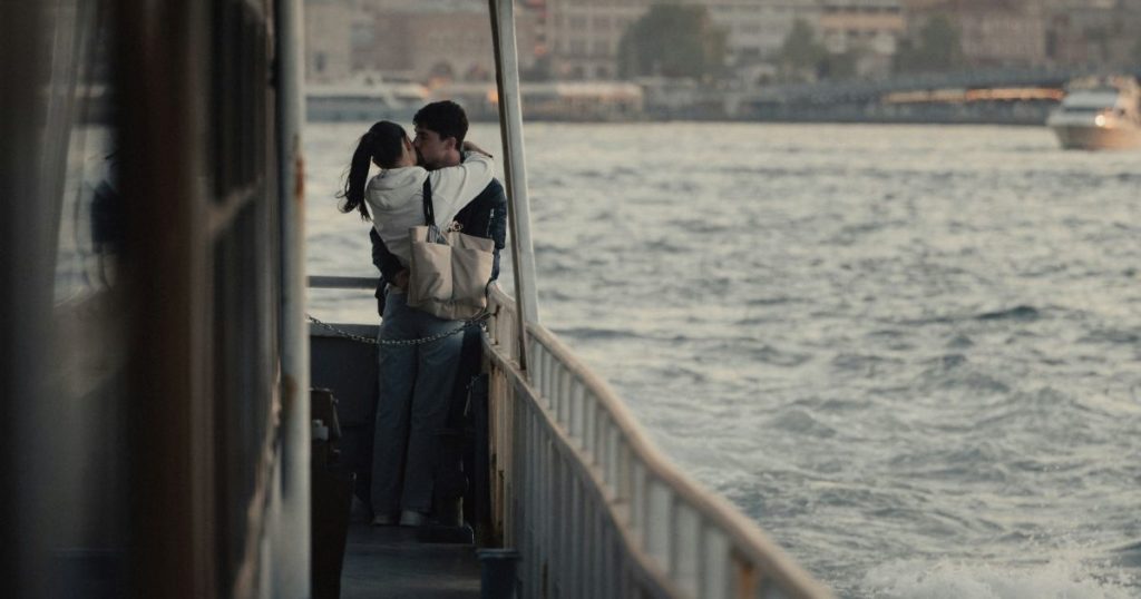 不倫する二人の脳内はお花畑状態